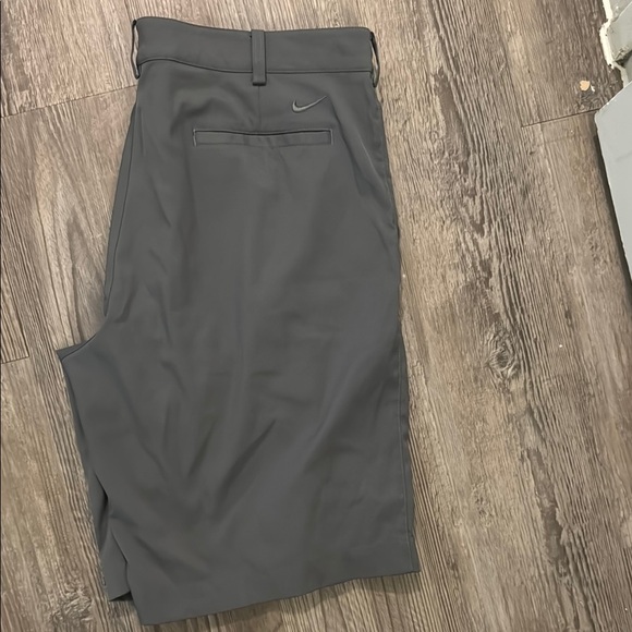 Nike Men's Charcoal Athletic Shorts - Picture 1 of 2